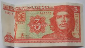 Nota de 3 CUPs, utilizada pelos cubanos, mas cobiçada pelos turistas pela face do Che