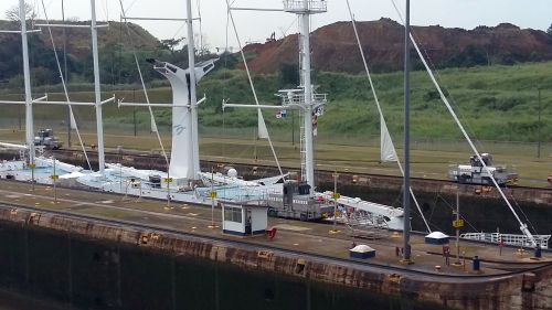 10 174 barco de passageiros subindo