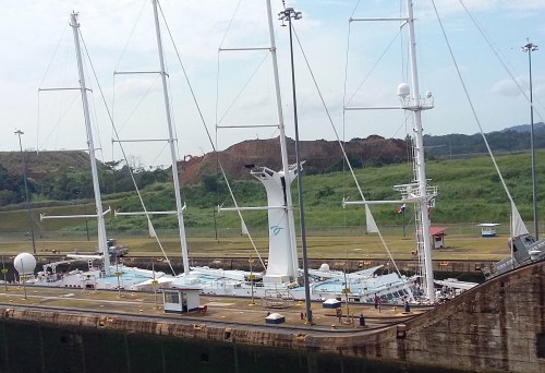 11b 175 barco de passageiros subindo