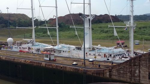 12 176 barco de passageiros subindo